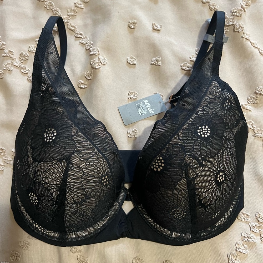NWT‼️ Aerie Black Lace Plunge Push-Up Bra with Removable Padding 32D